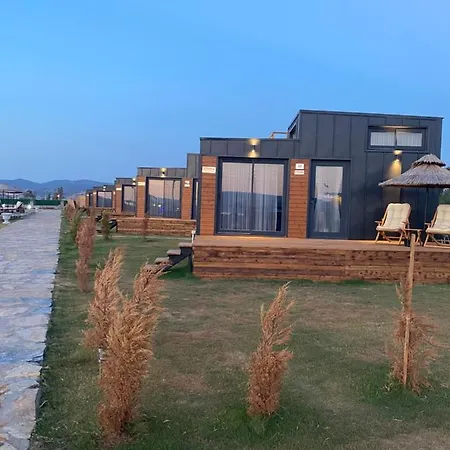 ホテル Lavira Tiny House Village *