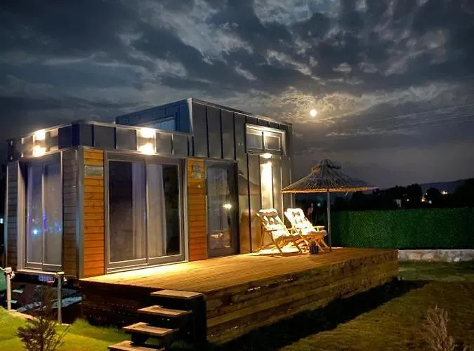 Hotel Lavira Tiny House Village *