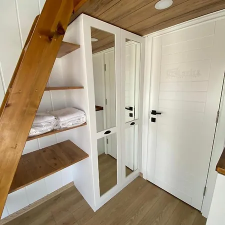 Hotel Lavira Tiny House Village *