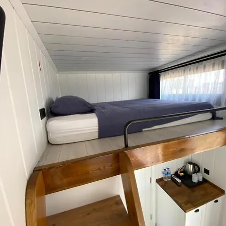 Hotel Lavira Tiny House Village *